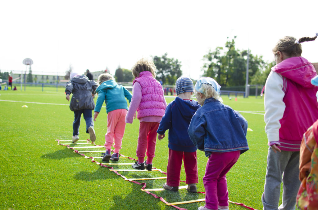 Five ways to exercise with a toddler, calisthenics, pexels.com